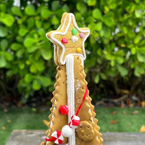 Old Time Pottery Gingerbread Christmas Tree Peppermint Candy Village Scene 13" - Picture 9 of 11